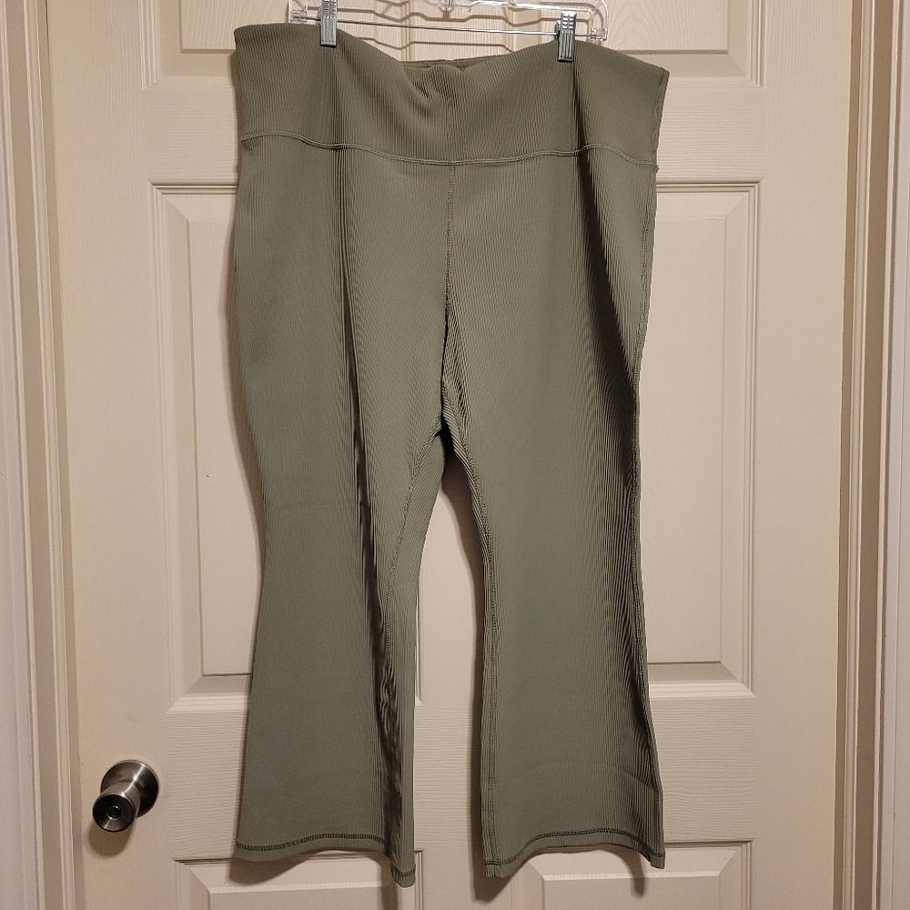 Athleta Women Elation Rib Crop Flare Leg Legging 3X Green - Picture 2 of 7